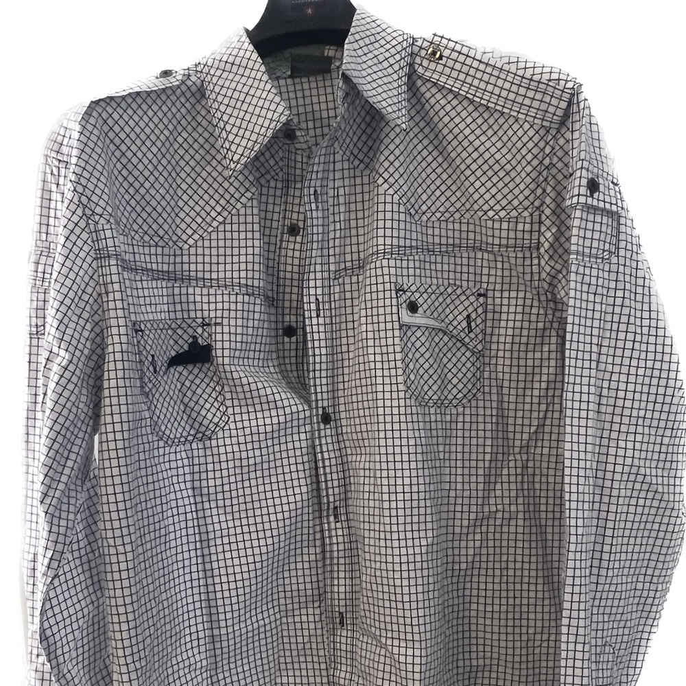 BLACK LABEL BUTTON UP